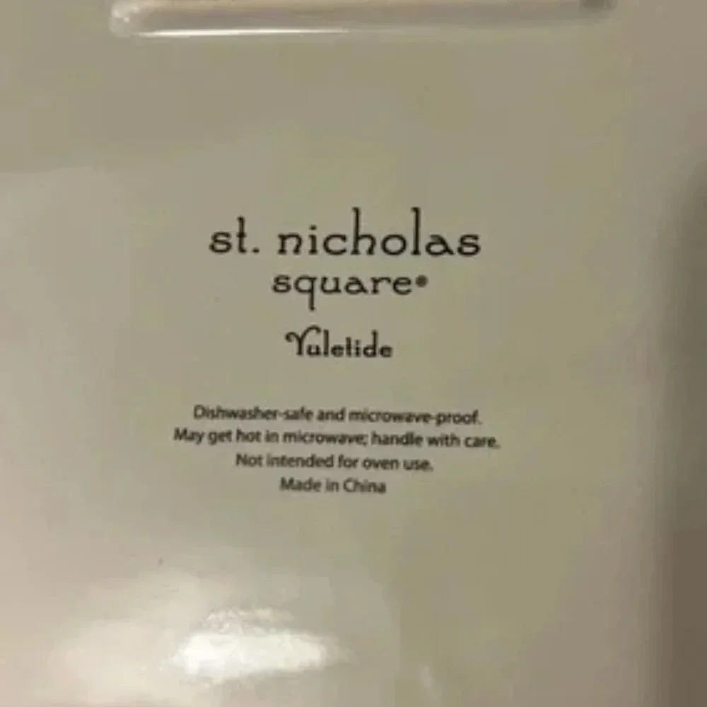 St. Nicholas Square Yuletide Ceramic Square Plate - Picture 3 of 3